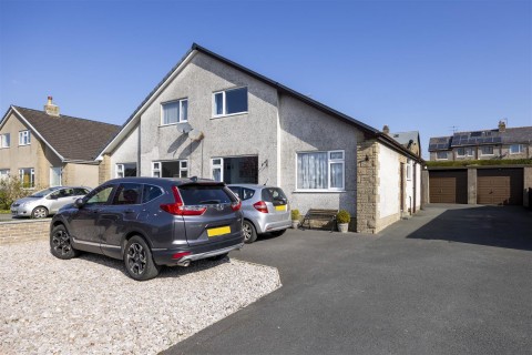 View Full Details for 8 Pye Busk Close, Bentham