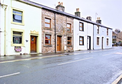 View Full Details for 2 Ashfield Cottages, Bentham