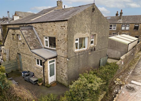View Full Details for 2 Lunesdale Flats, Bentham
