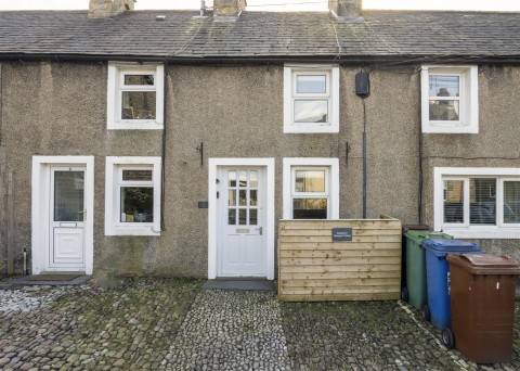 View Full Details for Honeypot Cottage, 3 Police Yard, Bentham