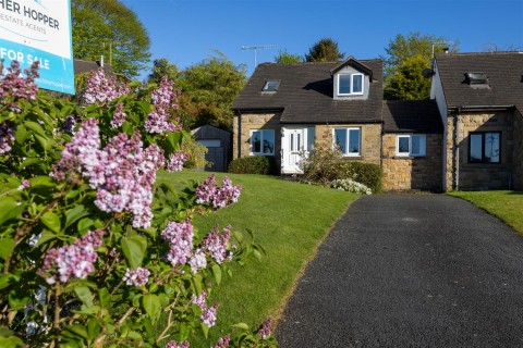 View Full Details for 16 Manor Close, Burton In Lonsdale