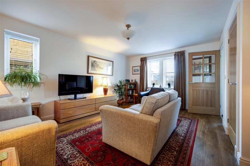 Images for Dalesview Close, Clapham.