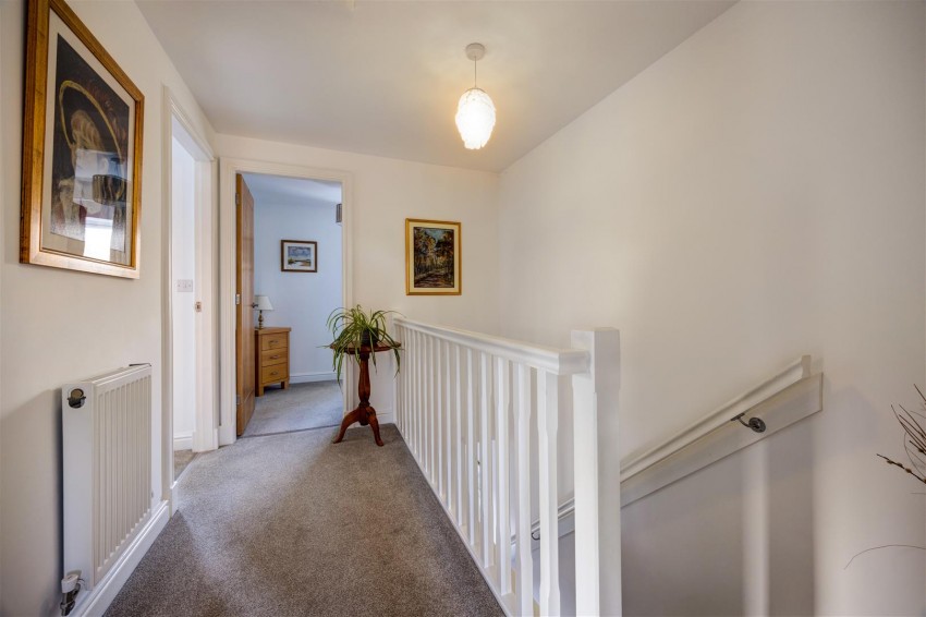 Images for Dalesview Close, Clapham.