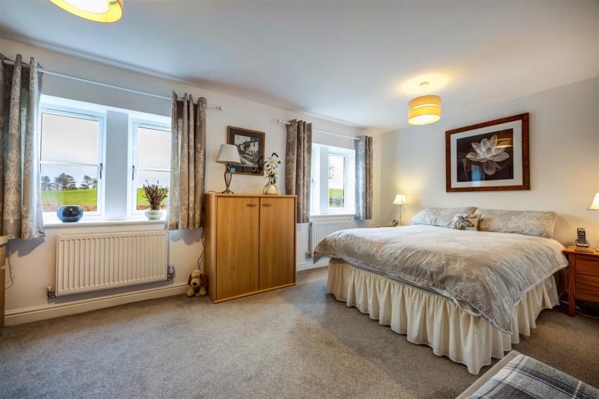 Images for Dalesview Close, Clapham.