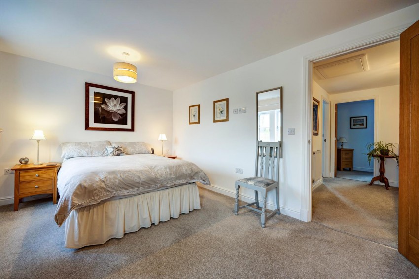 Images for Dalesview Close, Clapham.