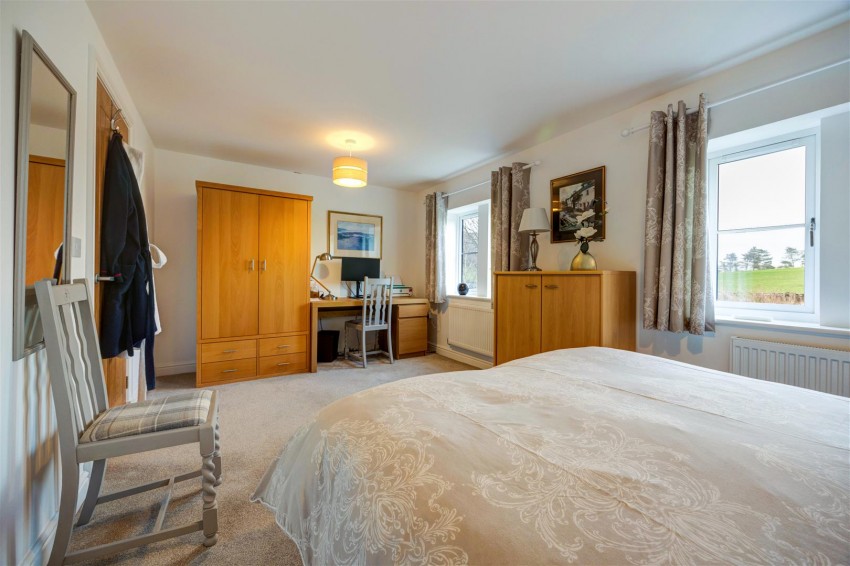 Images for Dalesview Close, Clapham.