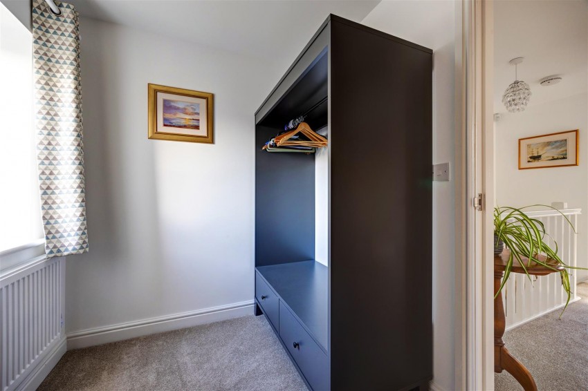 Images for Dalesview Close, Clapham.