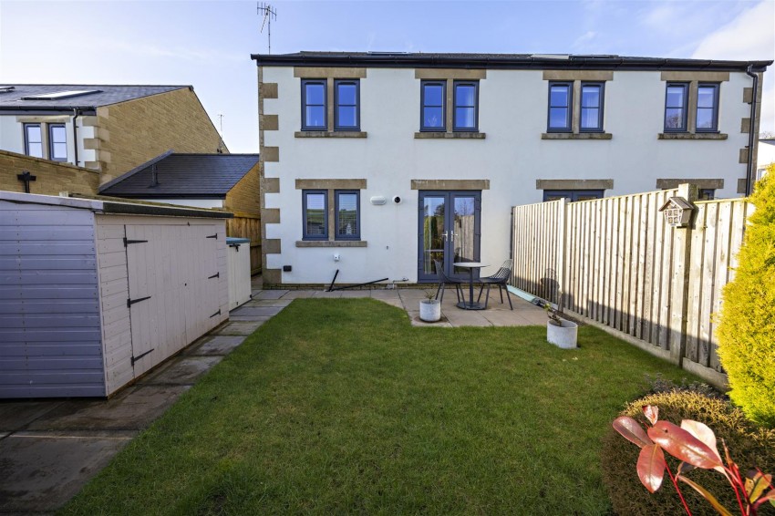 Images for Dalesview Close, Clapham.