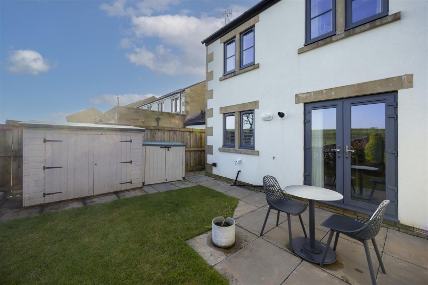 Images for Dalesview Close, Clapham.