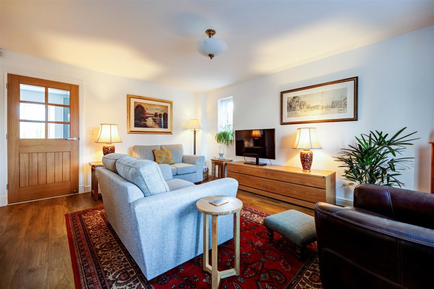 Images for Dalesview Close, Clapham.