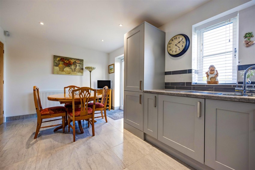 Images for Dalesview Close, Clapham.