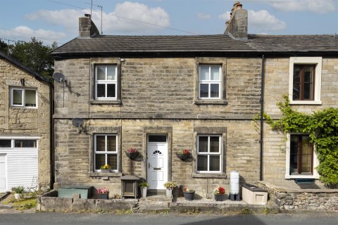 View Full Details for Flat 2, 8 Main Street, Low Bentham