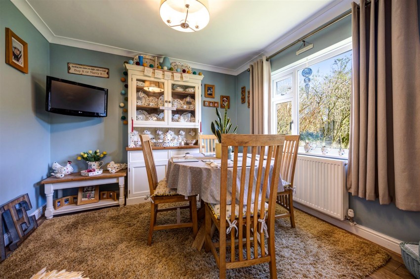 Images for 12 Goodenber Crescent, Bentham