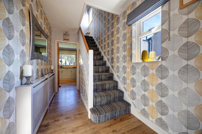 Images for 12 Goodenber Crescent, Bentham