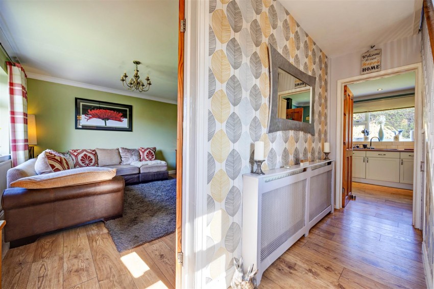 Images for 12 Goodenber Crescent, Bentham