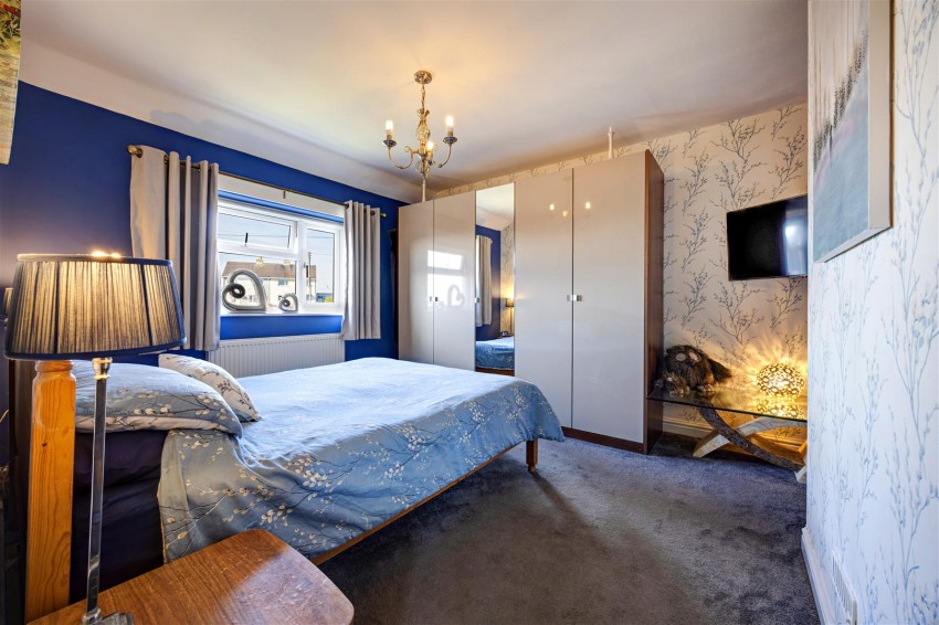 Images for 12 Goodenber Crescent, Bentham