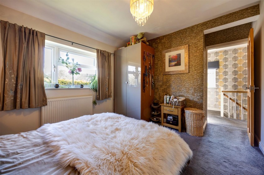 Images for 12 Goodenber Crescent, Bentham