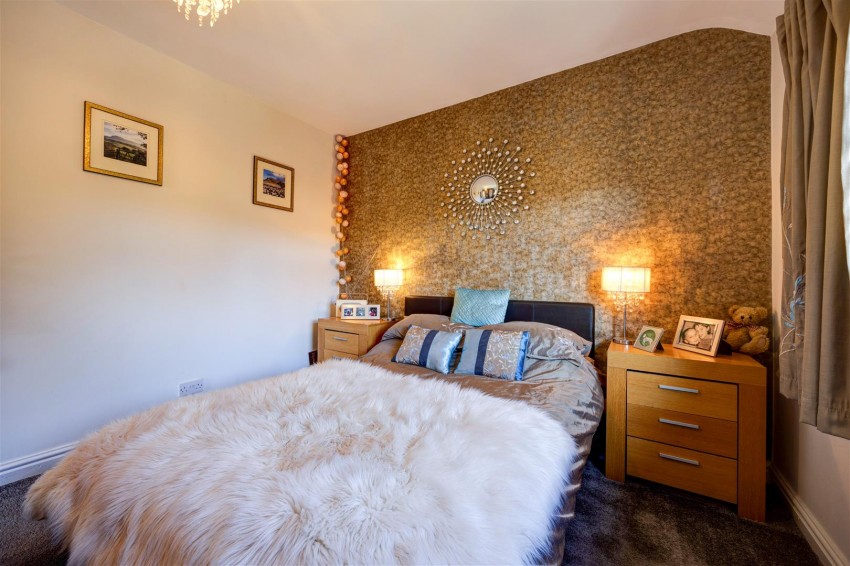 Images for 12 Goodenber Crescent, Bentham