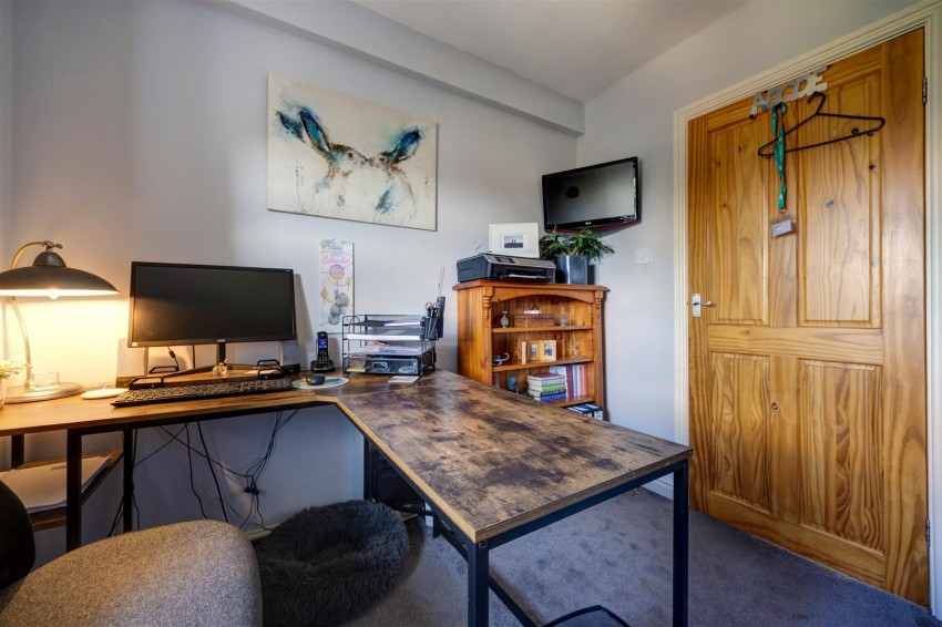 Images for 12 Goodenber Crescent, Bentham