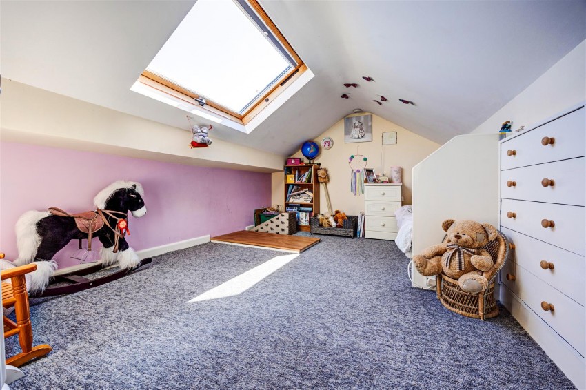 Images for 12 Goodenber Crescent, Bentham