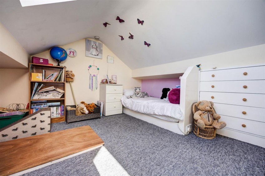 Images for 12 Goodenber Crescent, Bentham