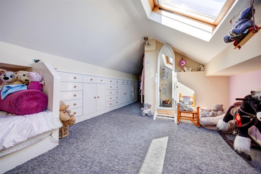 Images for 12 Goodenber Crescent, Bentham