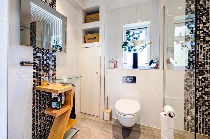 Images for 12 Goodenber Crescent, Bentham