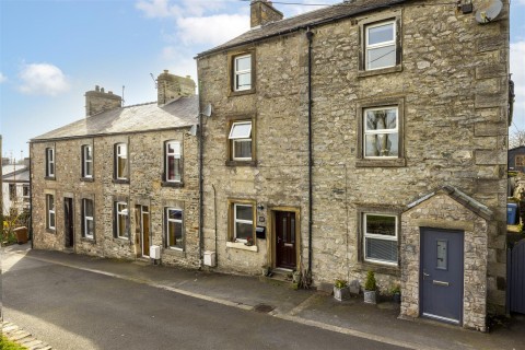 View Full Details for 2 Myrtle Cottages, Ingleton