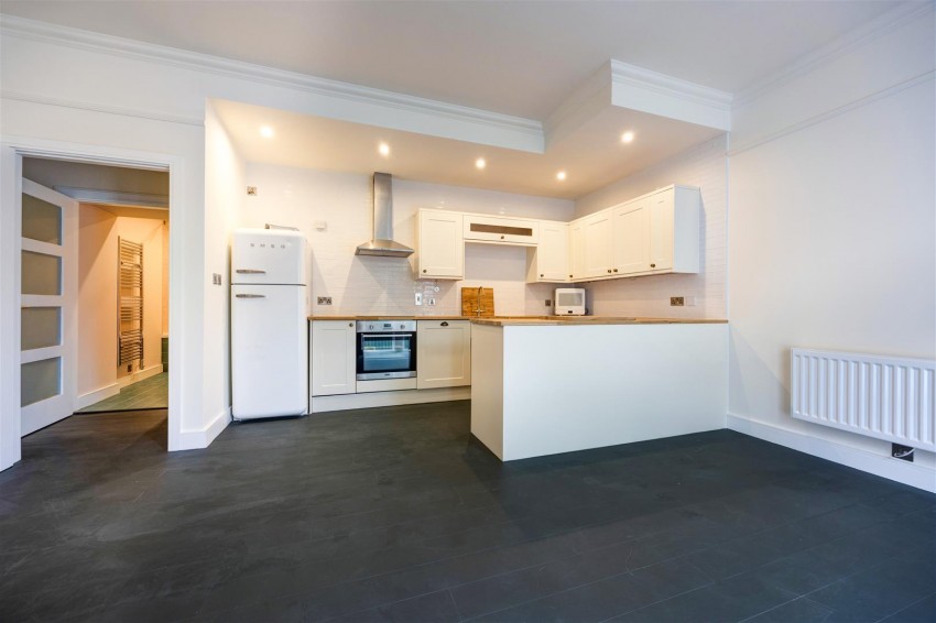 Images for Farrer Lodge, Clapham Station