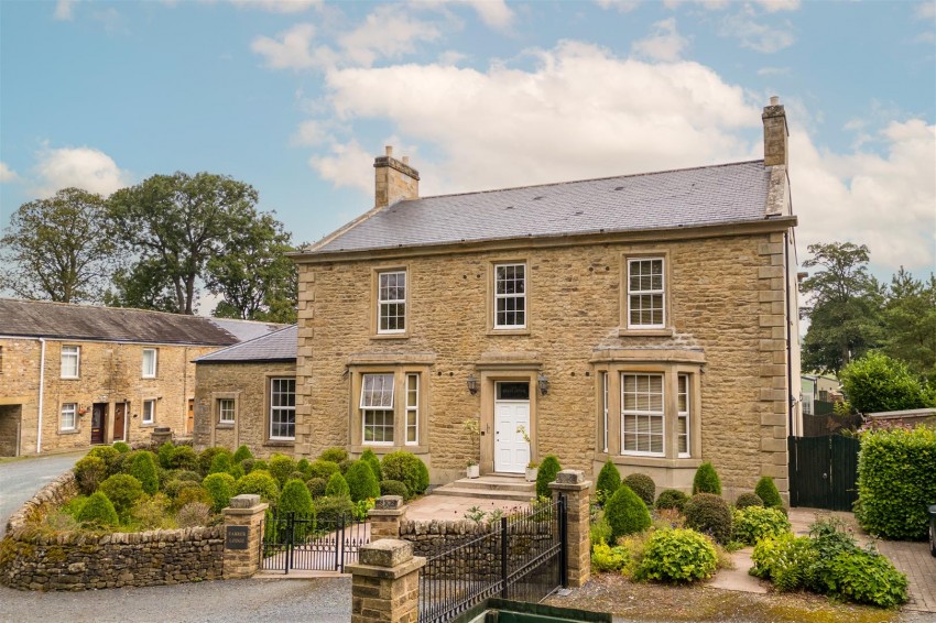 Images for Farrer Lodge, Clapham Station