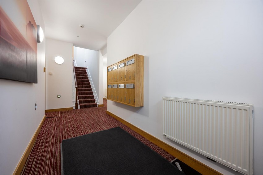 Images for Farrer Lodge, Clapham Station
