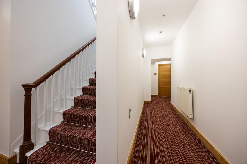 Images for Farrer Lodge, Clapham Station