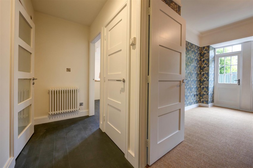 Images for Farrer Lodge, Clapham Station