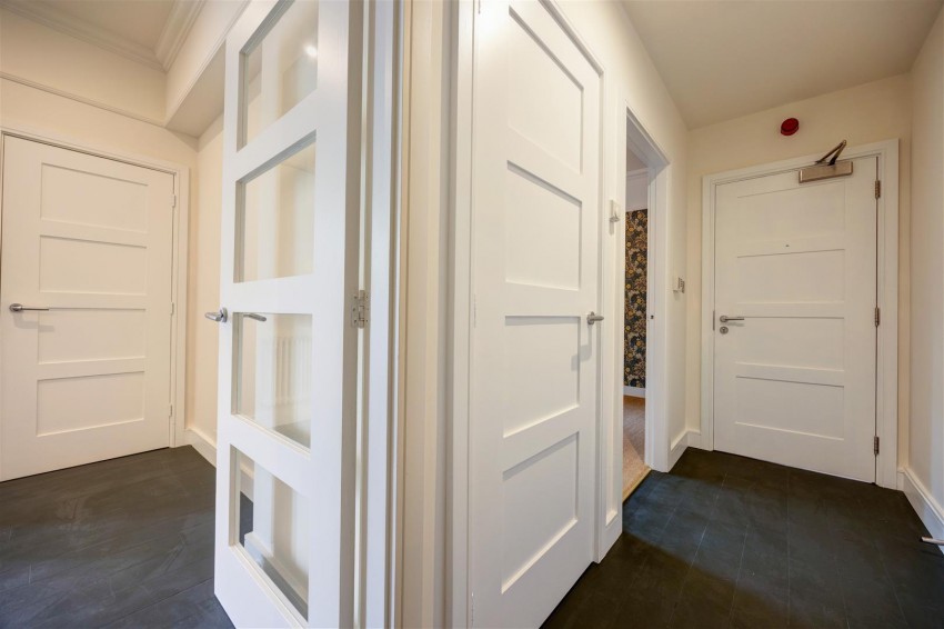 Images for Farrer Lodge, Clapham Station