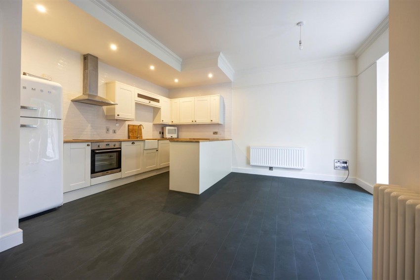 Images for Farrer Lodge, Clapham Station