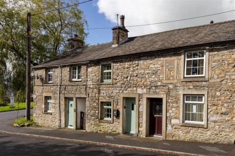 View Full Details for 2 Railway Cottages, Back Gate, Ingleton