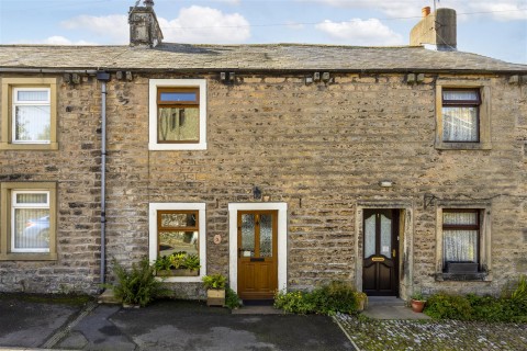 View Full Details for 2 Baynes Cottages, Low Bentham