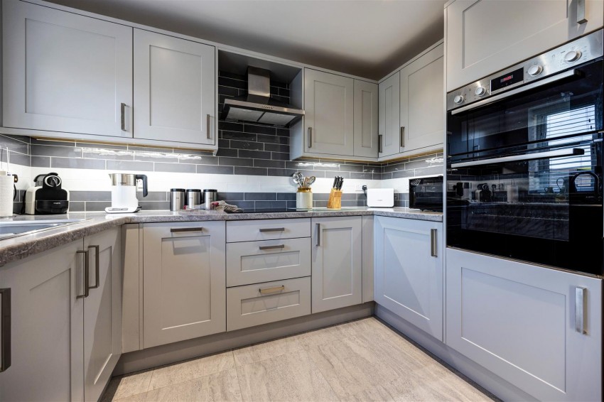 Images for 6 Dalesview Close, Clapham.