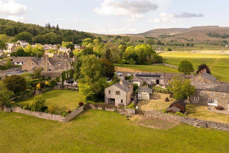 Burnmoor, Austwick