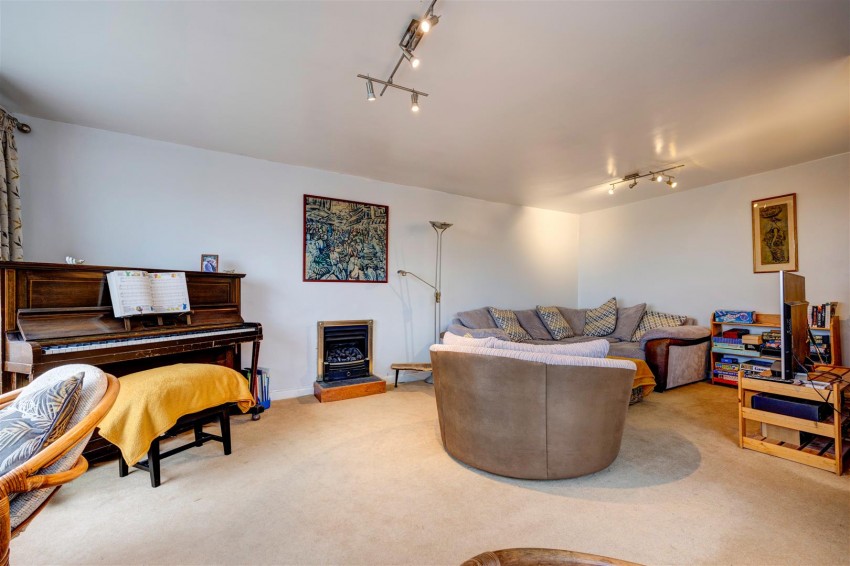 Images for 14 Ingleborough Park Drive, Ingleton