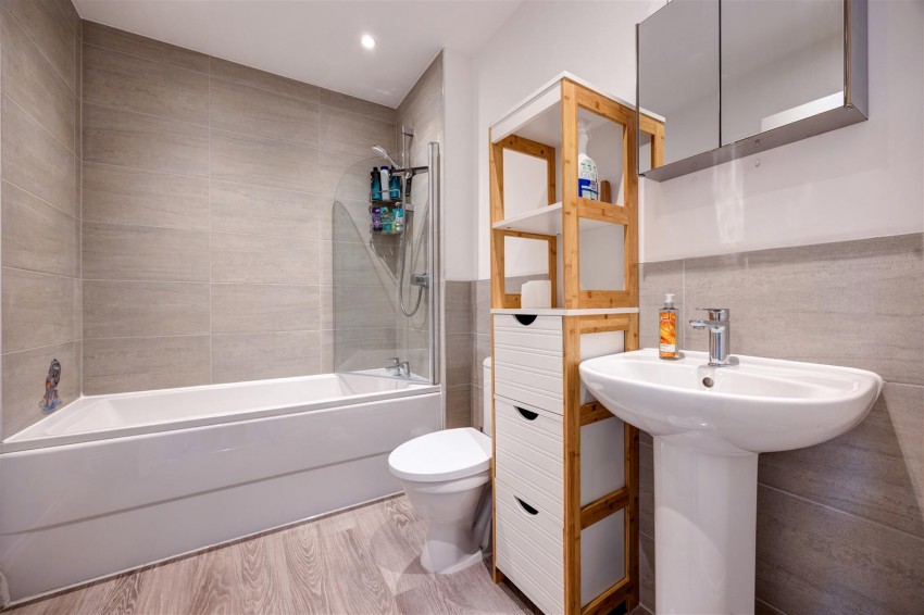 Images for 13 Craggs View, Over Kellet