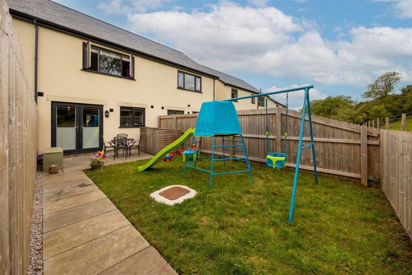 Images for 13 Craggs View, Over Kellet
