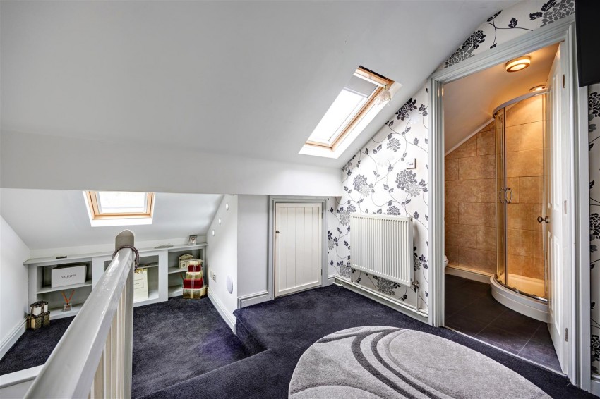 Images for 17 Goodenber Road, Bentham