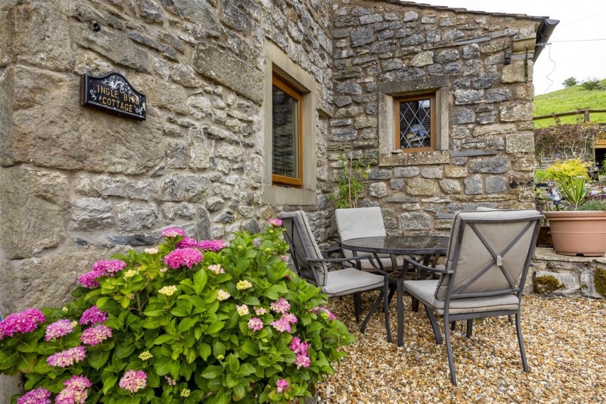 Images for Ingle Byre Cottage, Stainforth